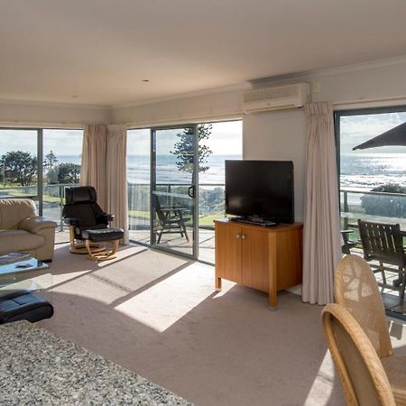 The Reef Beachfront Apartments Mount Maunganui Room photo