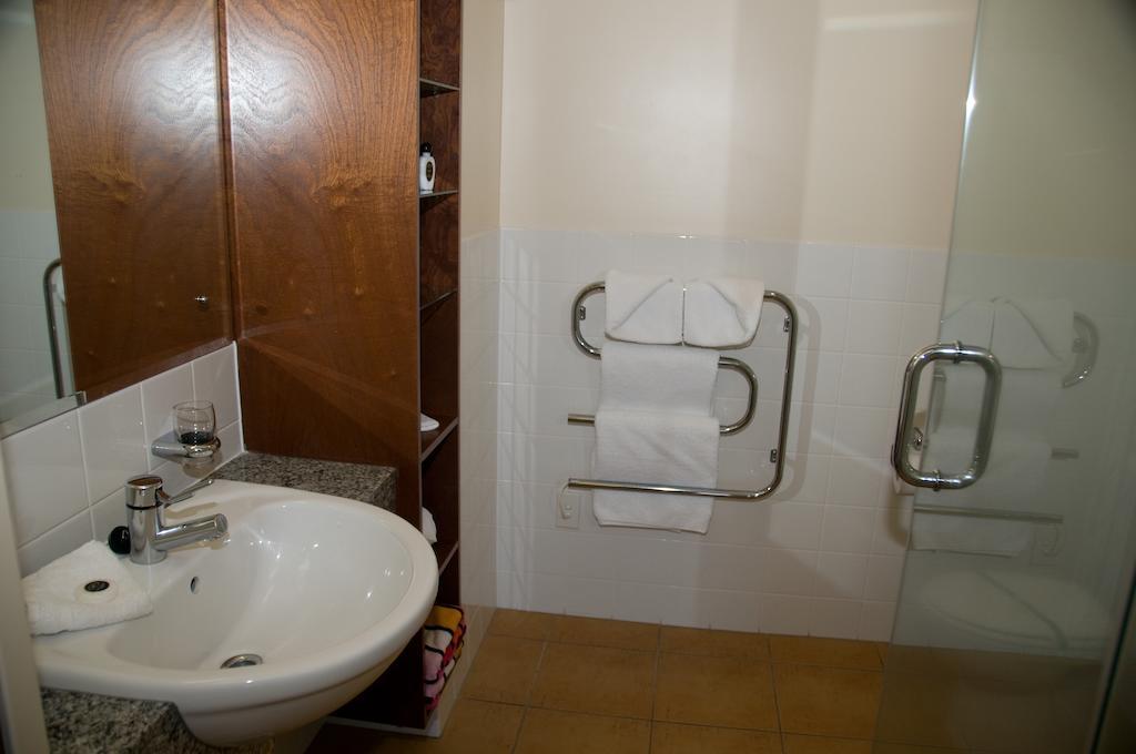 The Reef Beachfront Apartments Mount Maunganui Room photo
