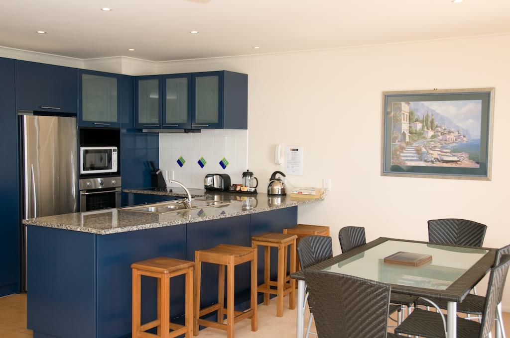 The Reef Beachfront Apartments Mount Maunganui Room photo