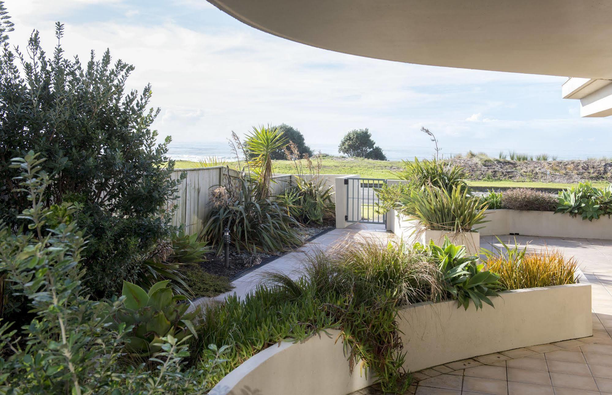 The Reef Beachfront Apartments Mount Maunganui Exterior photo